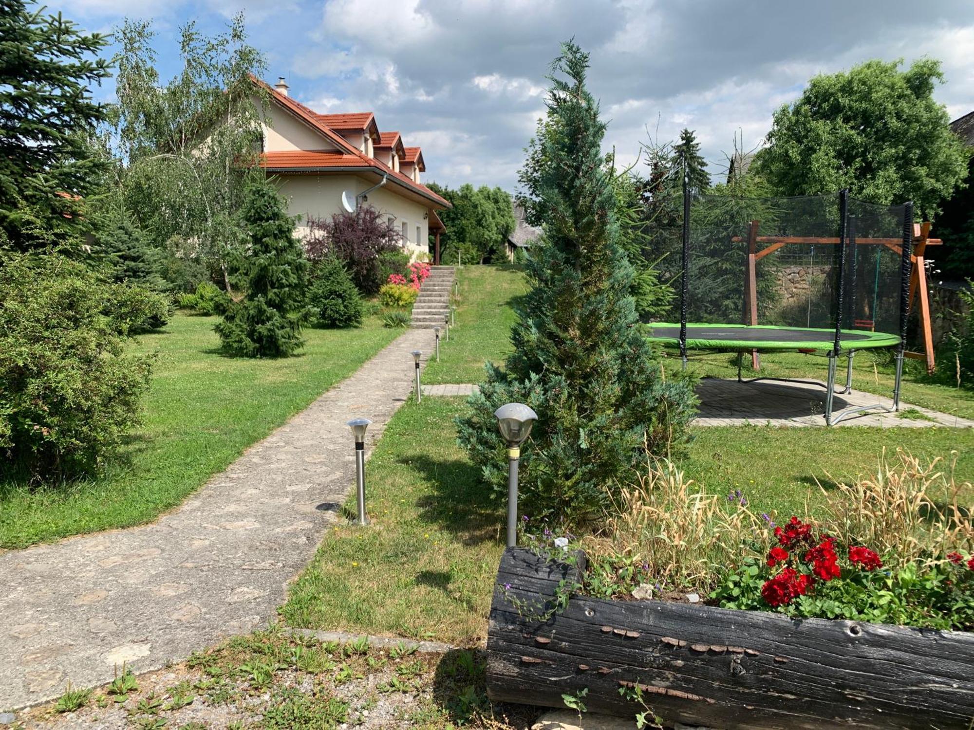 Villa Lypche Bešeňová Eksteriør bilde