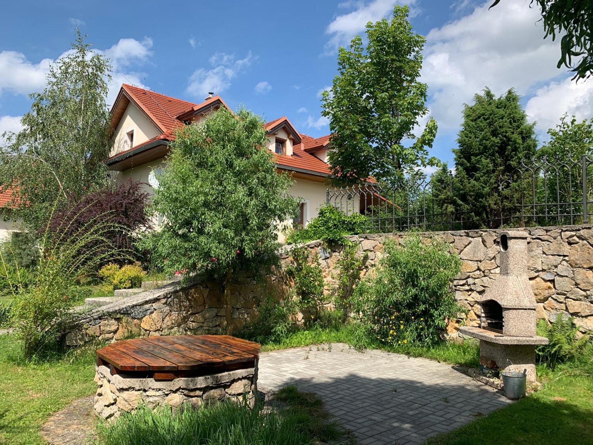 Villa Lypche Bešeňová Eksteriør bilde